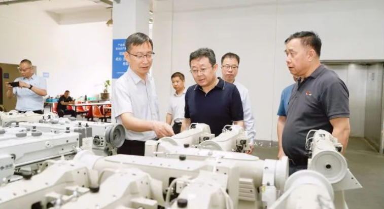 張立偉一行赴陜鼓章丘氣體、青島海發(fā)集團(tuán)、上海臨港產(chǎn)業(yè)區(qū)等單位考察調(diào)研