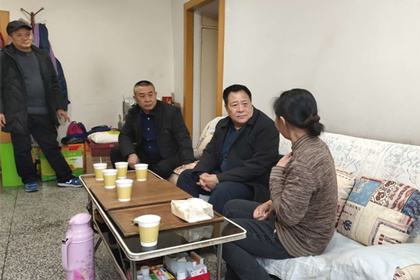 【“四進(jìn)萬家系列活動(dòng)”】集團(tuán)開展“進(jìn)萬家門、訪萬家情、解萬家難、暖萬家心”活動(dòng)