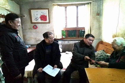 【“四進(jìn)萬家系列活動(dòng)”】集團(tuán)領(lǐng)導(dǎo)走訪慰問組開展“進(jìn)萬家門、訪萬家情、解萬家難、暖萬家心”活動(dòng)