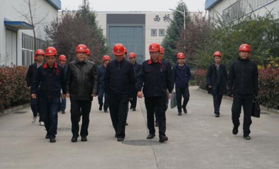 集團領(lǐng)導(dǎo)金輝帶隊赴海紅軸承、電器開關(guān)進行工作調(diào)研